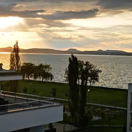 Silver Gray アパート *