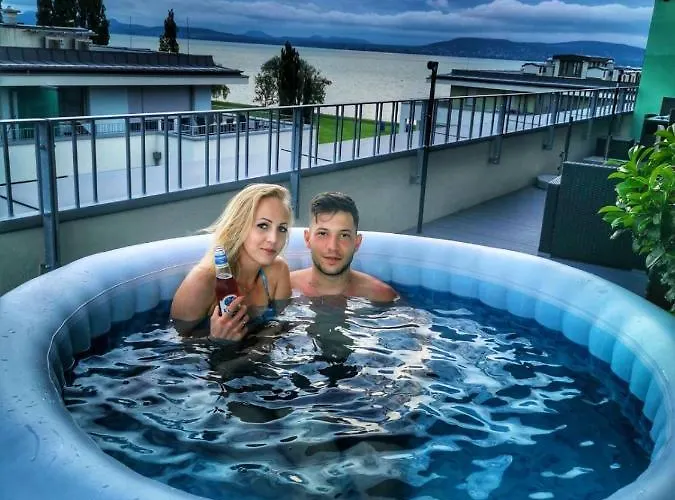 Silver Gray דירה בלטונללה